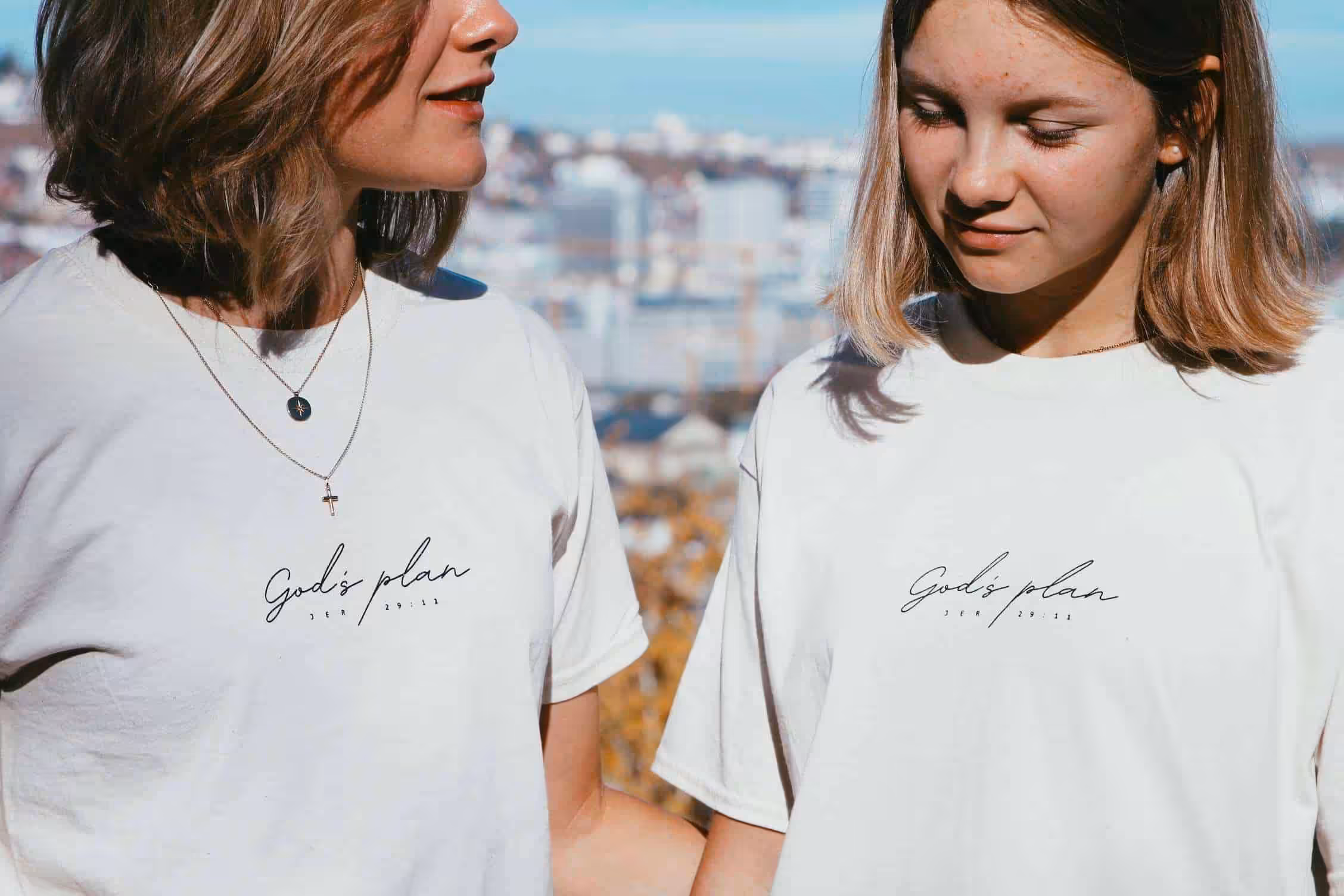 Glaubensvolle T-Shirts mit christlichen Botschaften für Frauen.