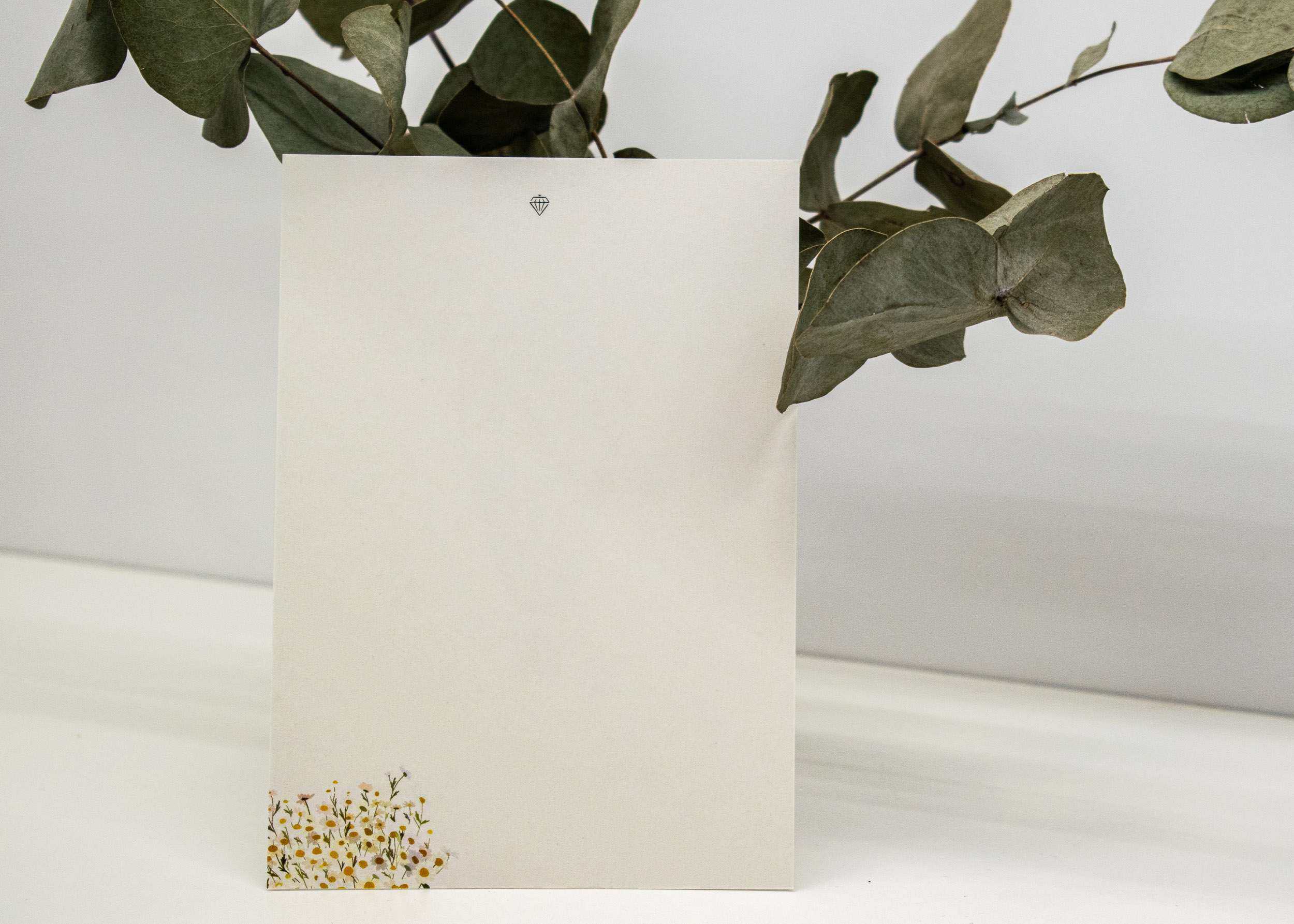 Hochwertige christliche Grußkarte mit Blumenmuster für besondere Anlässe.