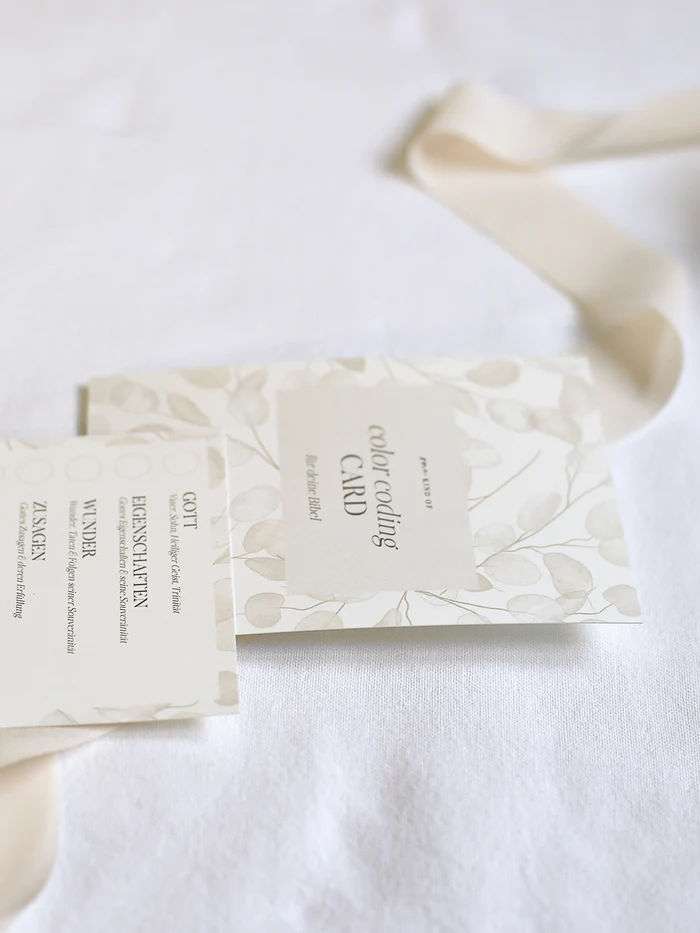 Feierlicher Christlicher Schmuck auf Mookho.de, der Marktplatz für Glaubensaccessoires.