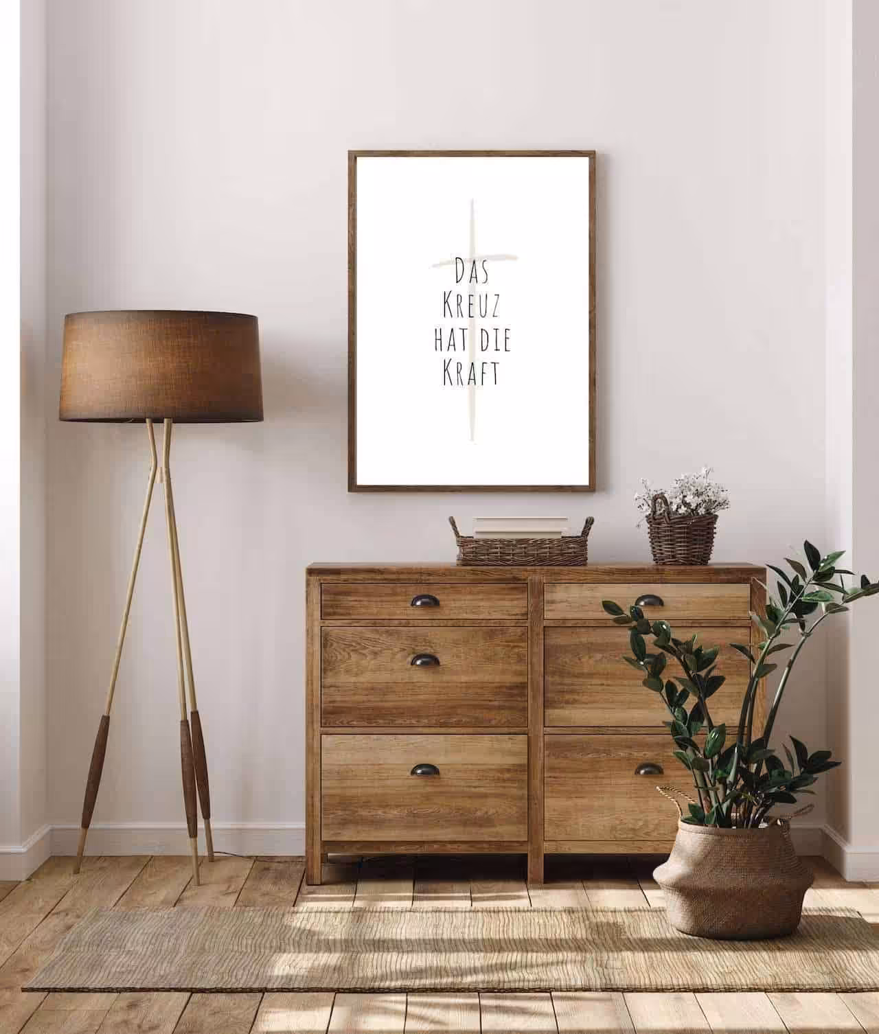 Naturholz Möbel mit christlichem Kunstgedicht, modernes Interior, nachhaltige Einrichtung.