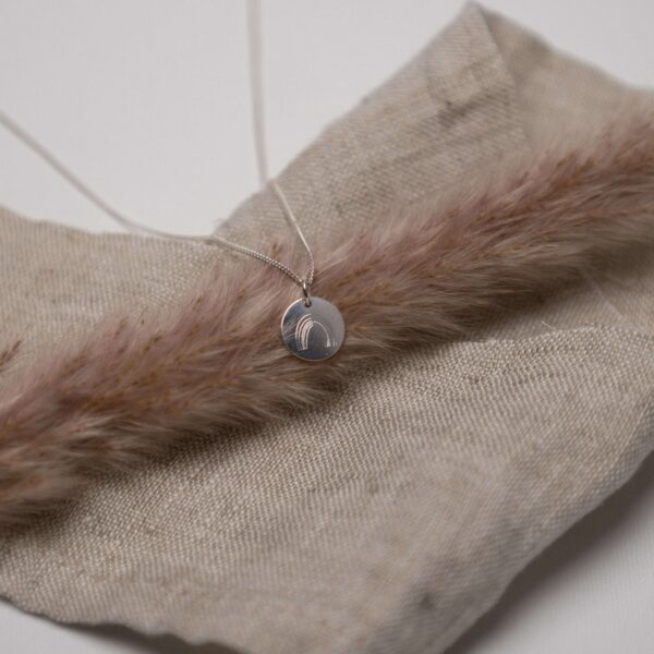 Schimmernder Anhänger mit Regenbogen-Design, christlicher Schmuck, geschenkidee.