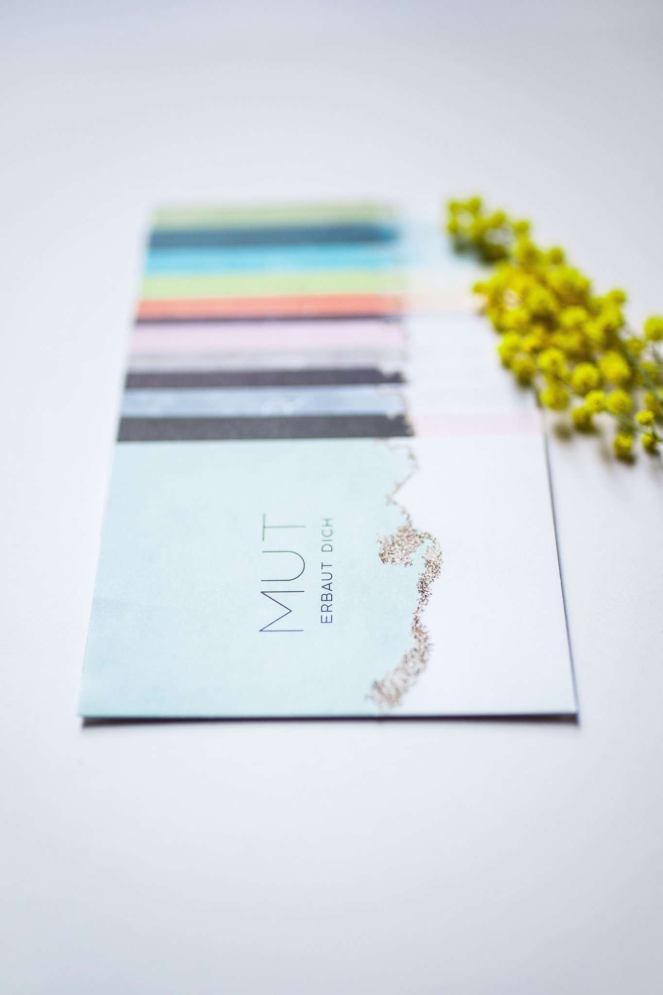 Farbenfrohe christliche Markenprodukte auf Mookho.de, Marktplatz für christlichen Lifestyle.