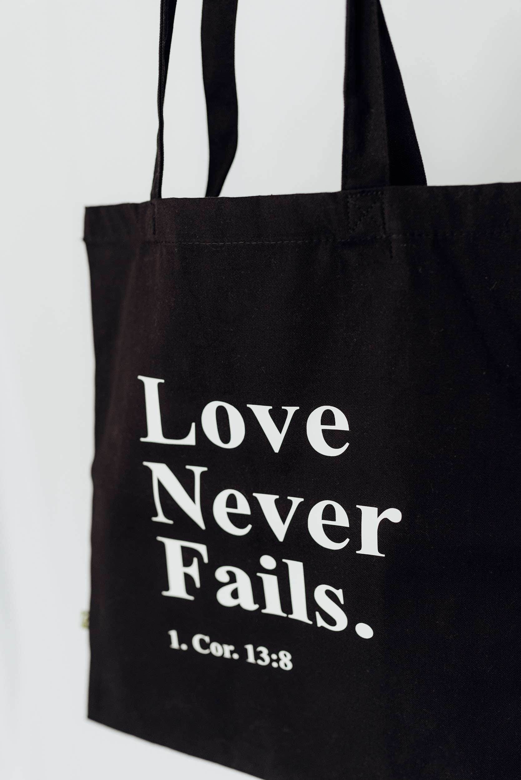 Glaubenssack mit Bibelvers Love Never Fails 1. Kor. 13:8, christliche Marken, Christliche Geschenke.