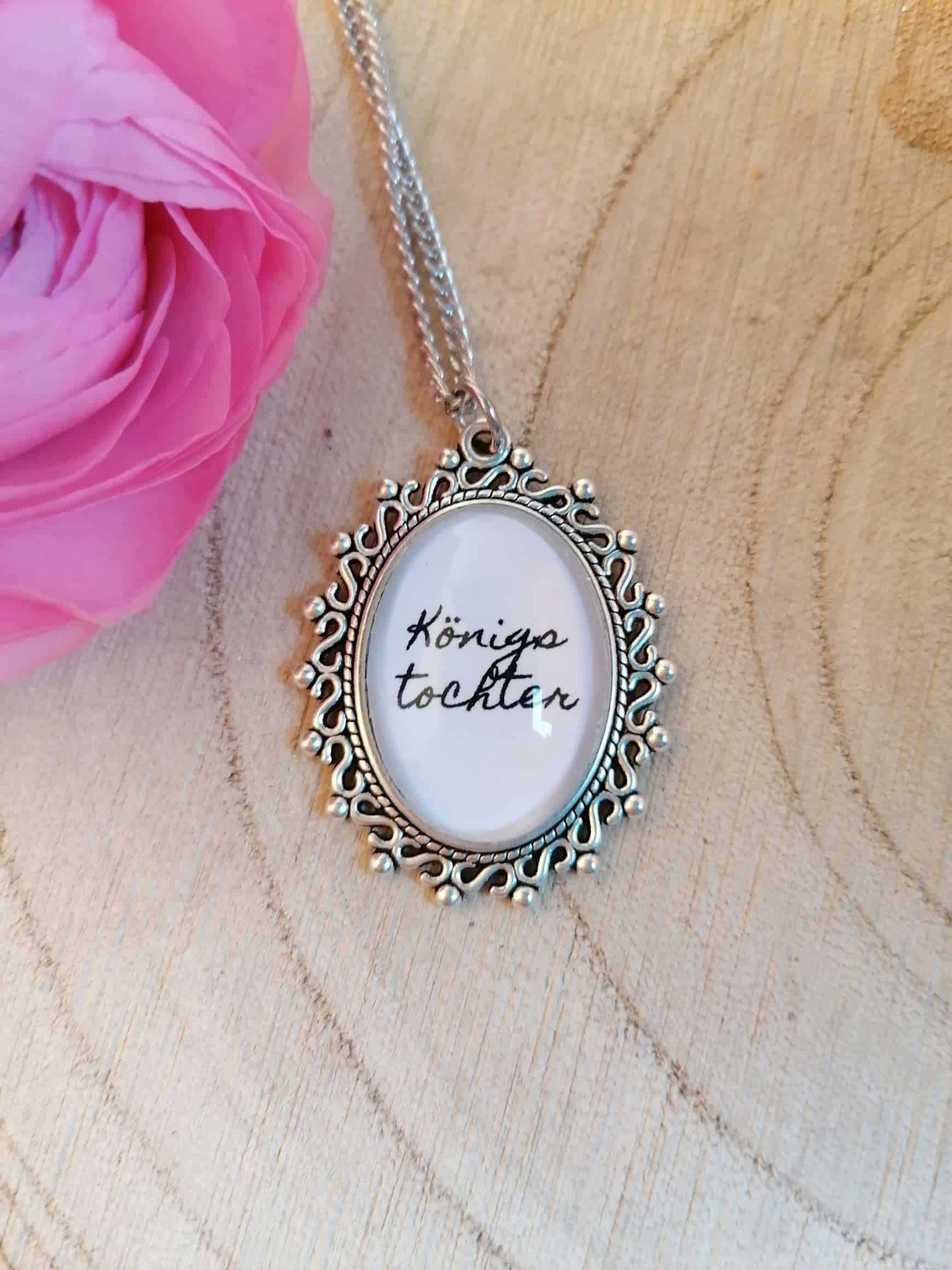 Halskette mit Anhänger "Könige Tochter" – christliche Schmuckaccessoire, Geschenkidee.
