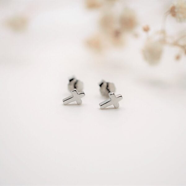 - Silberne Kreuz-Ohrringe für christlichen Schmuck, Modeaccessoire, christliche Geschenke.