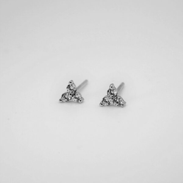 Schmuck mit Diamanten, christliche Ohrringe, eleganter Kristall-Ohrringschmuck.