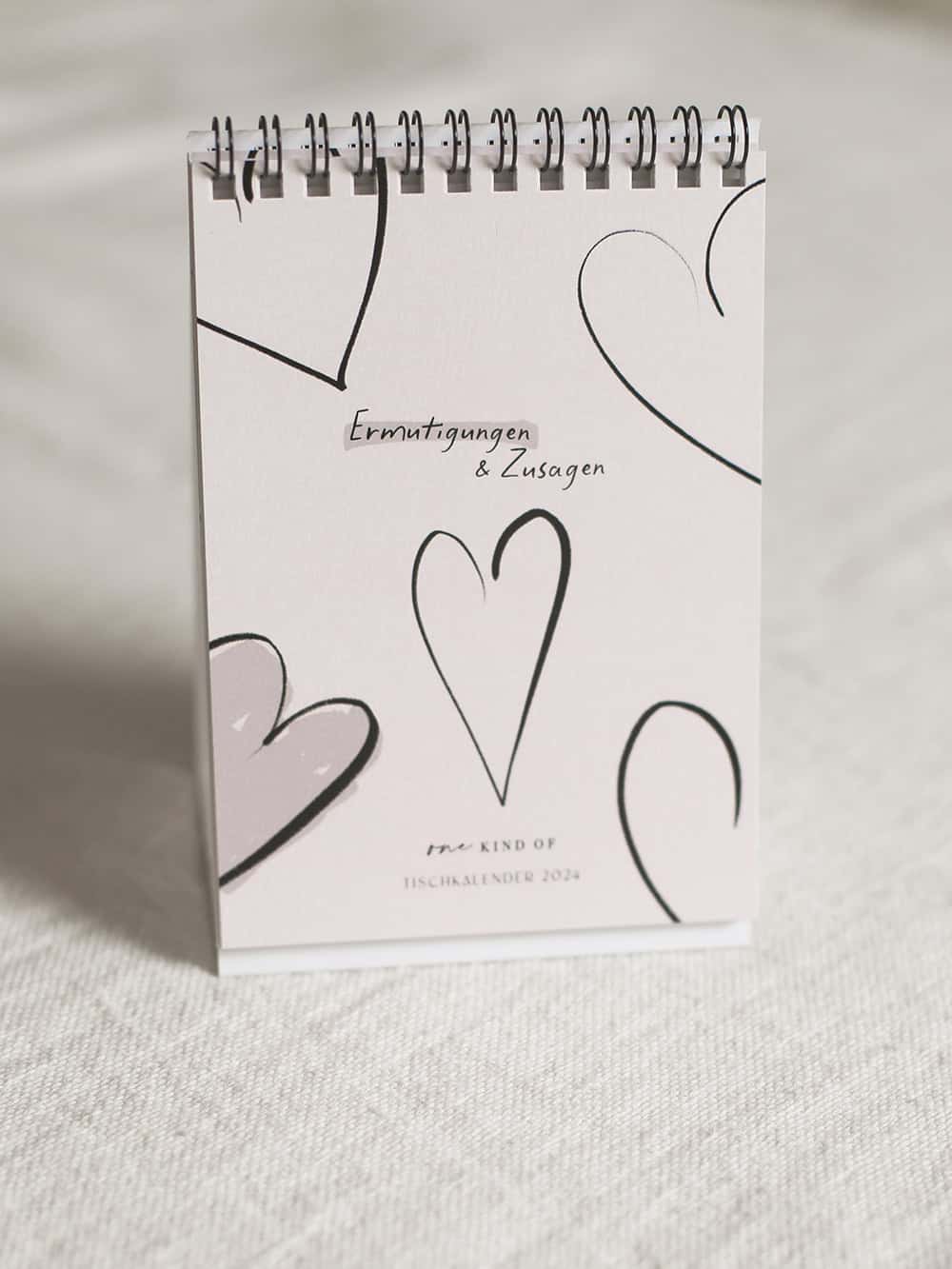 Glaube inspirierender christlicher Kalender mit Herzelementen für 2024.