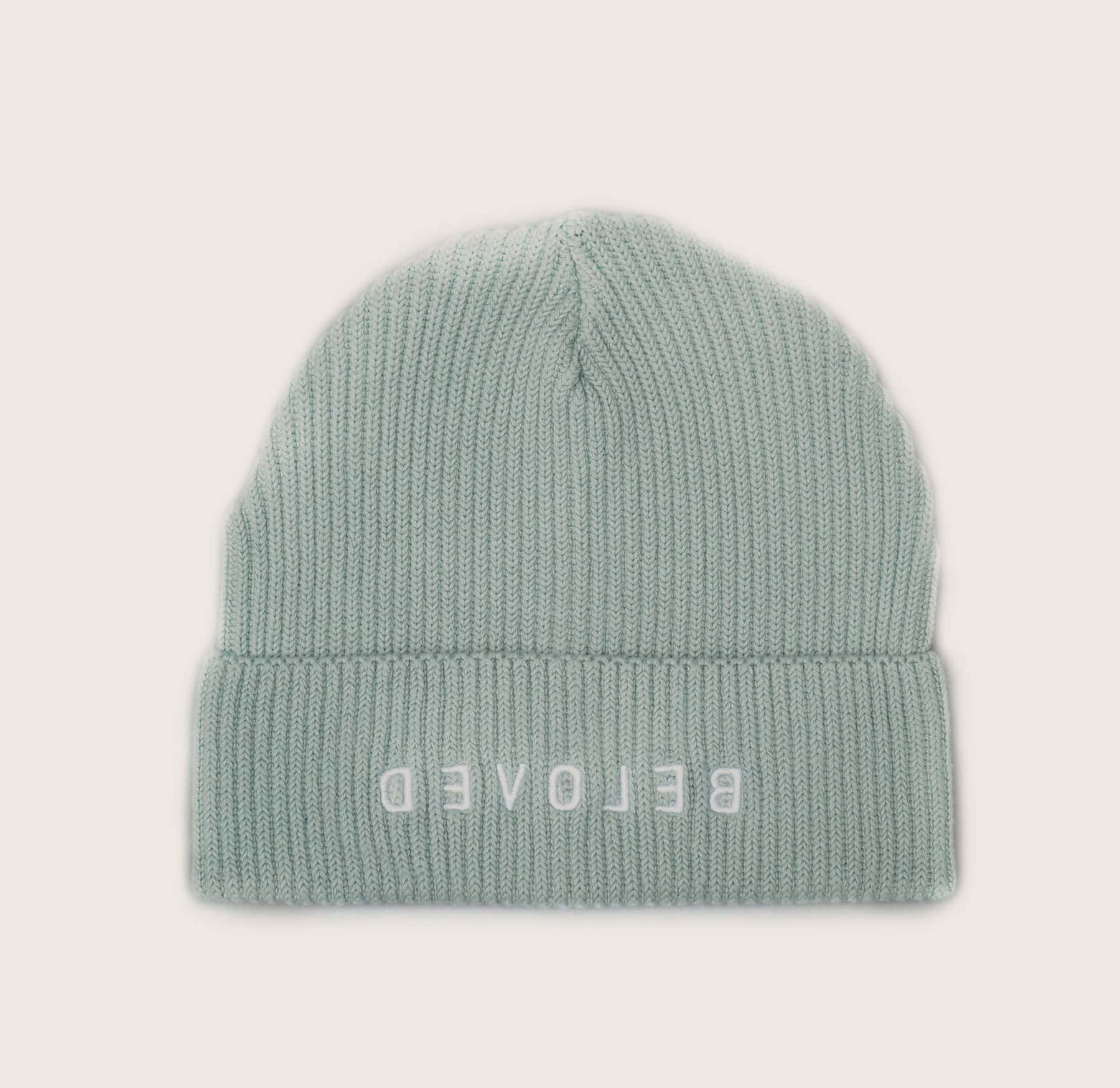 Lebendige christliche Marke Beanie mit Gebet-Grafik und stilvollem Design.