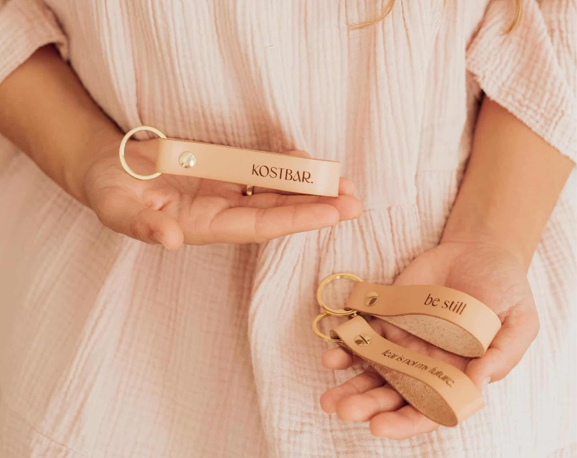 Schlüsselanhänger mit Sprüchen für Christen, christliche Geschenkideen, Glaube, Hoffnung, Liebe.