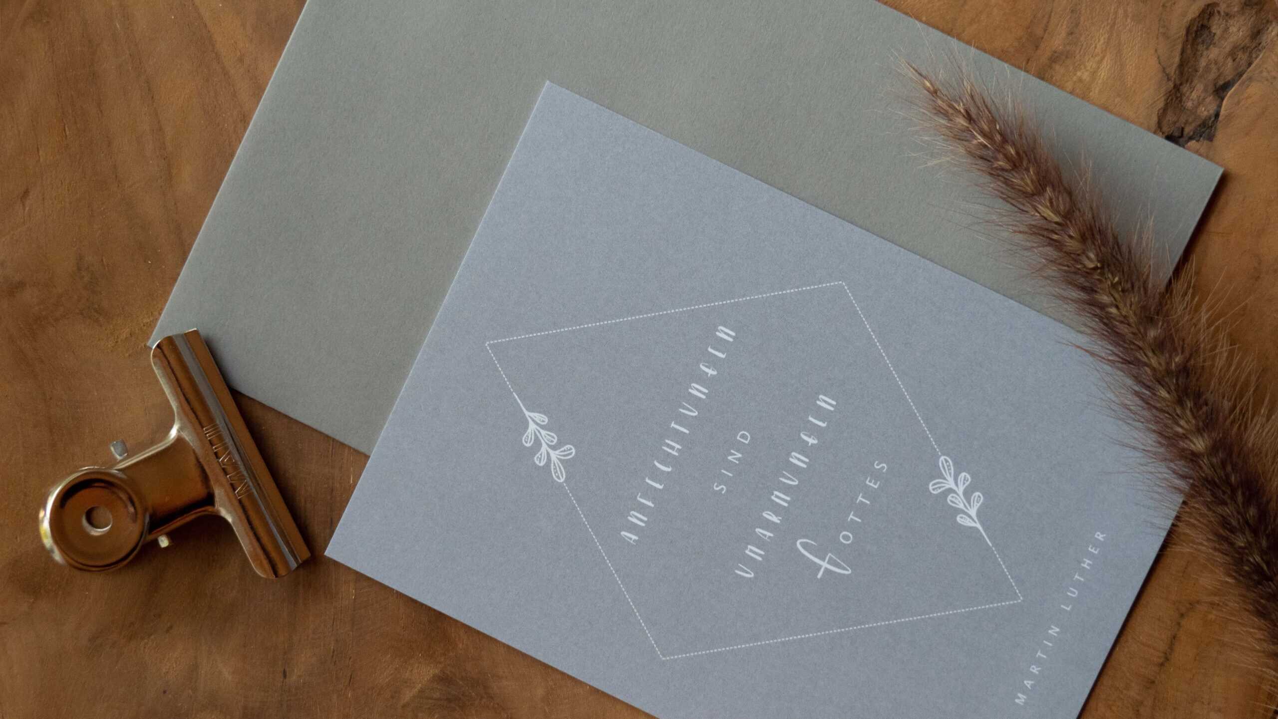 Gottestamentliche Einladungskarten für christliche Feierlichkeiten.