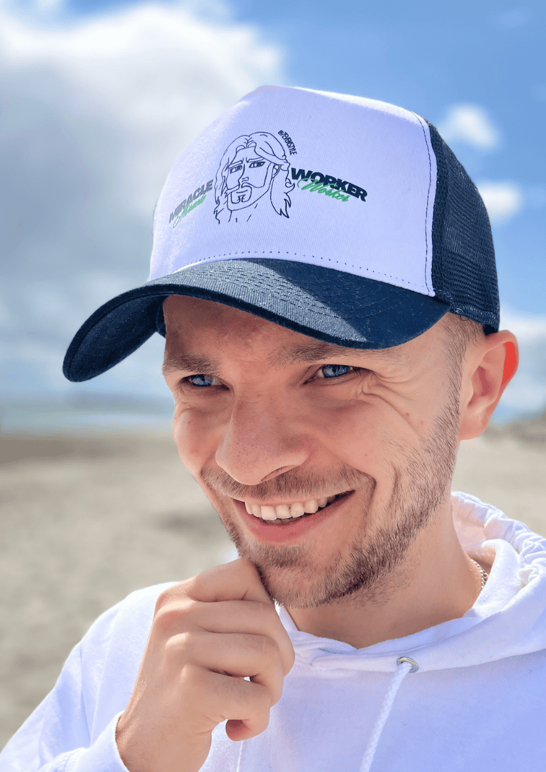 Gott liebende Menschen Trucker Cap mit christlichem Motiv, christliche Marken, Glaube Mode.