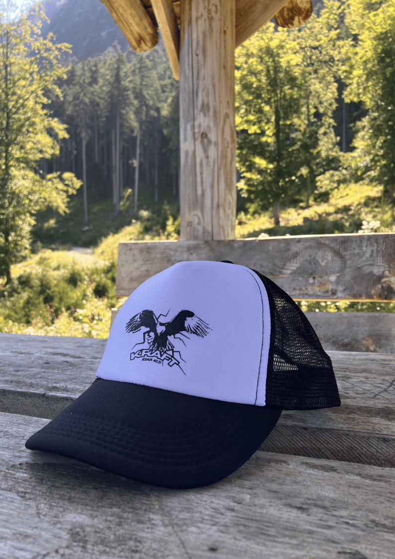 Stoppuhr schwarz-weiße Cap mit gedrücktem Christentumslogo für Herren und Damen.