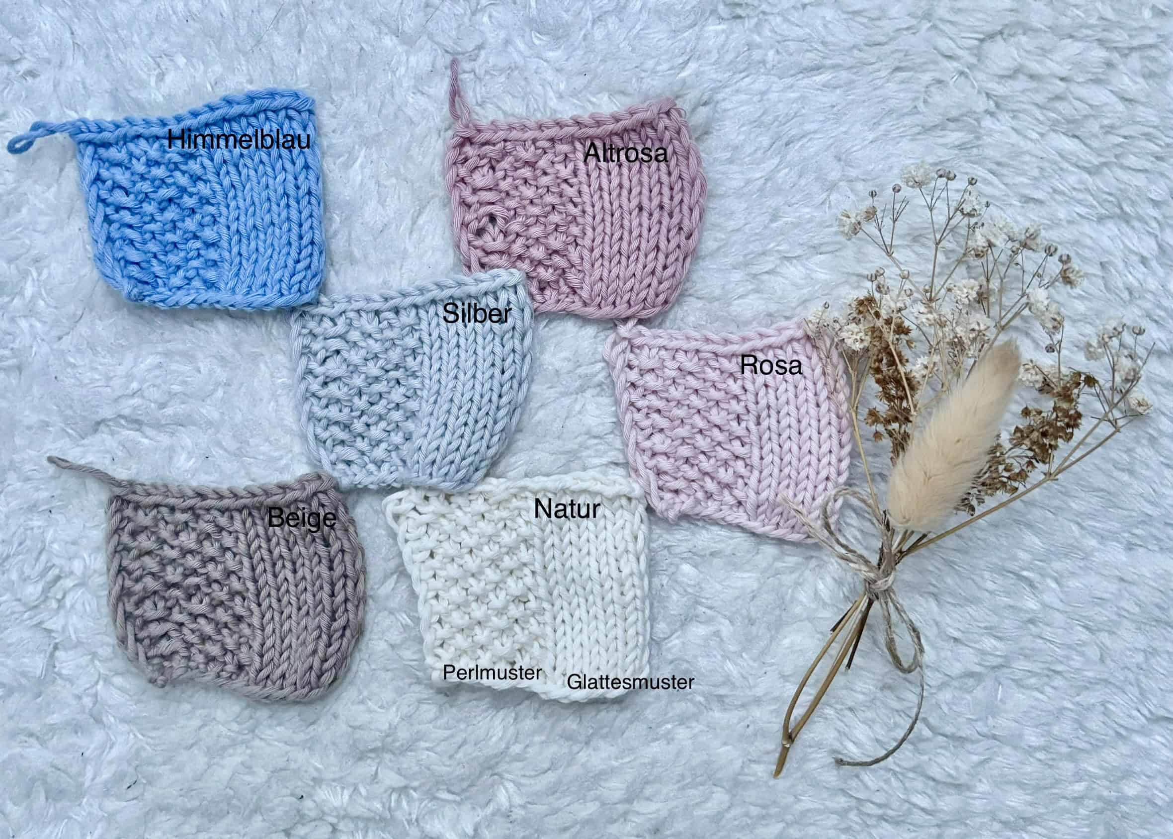 Himmlblau gefärbtes gehäkeltes Stoffstück, christliche Marke.