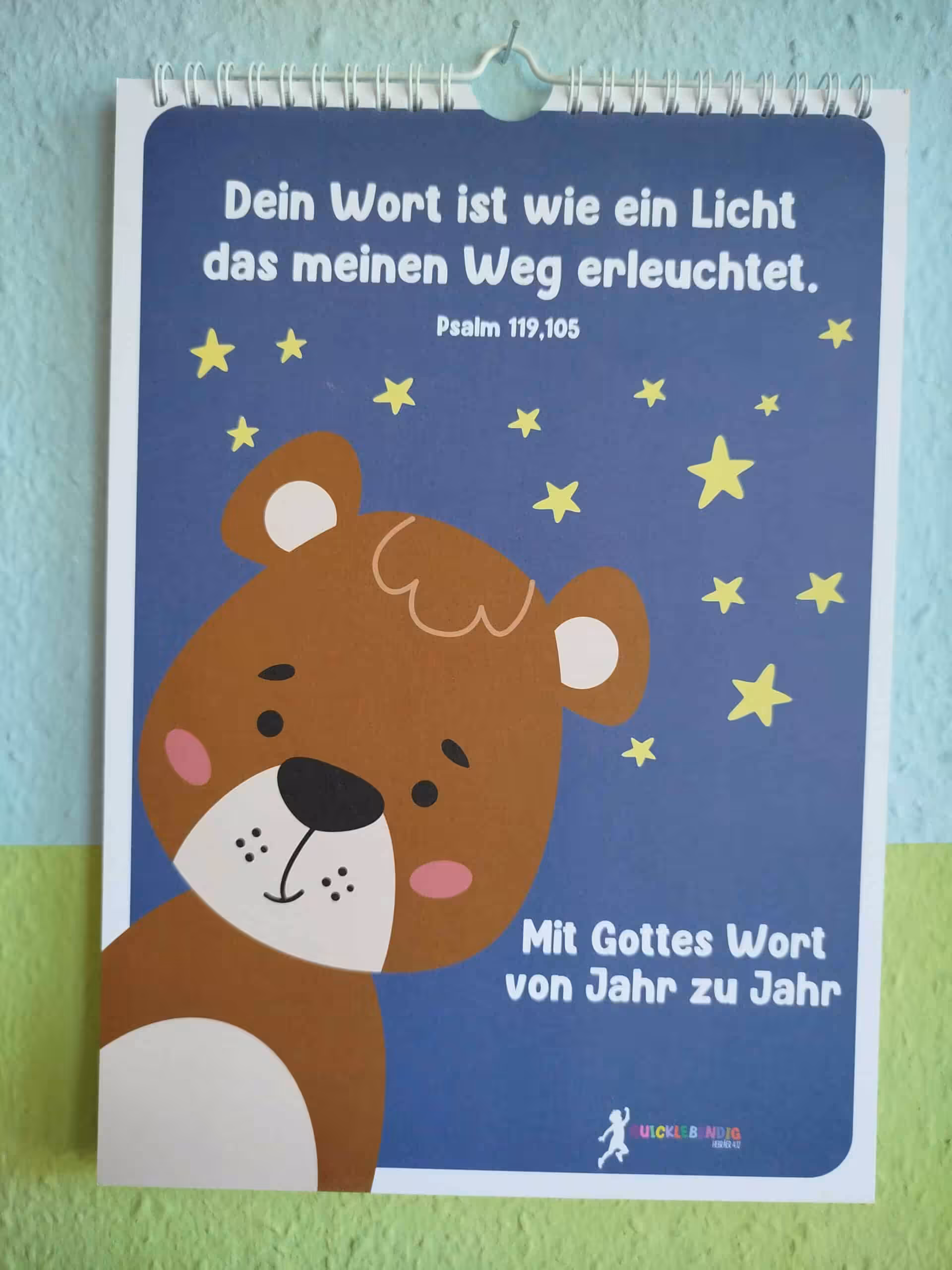 Gebetswand für Kinder mit Bibelvers und christlichem Motiv, Glaube, Erziehung, Inspiration.