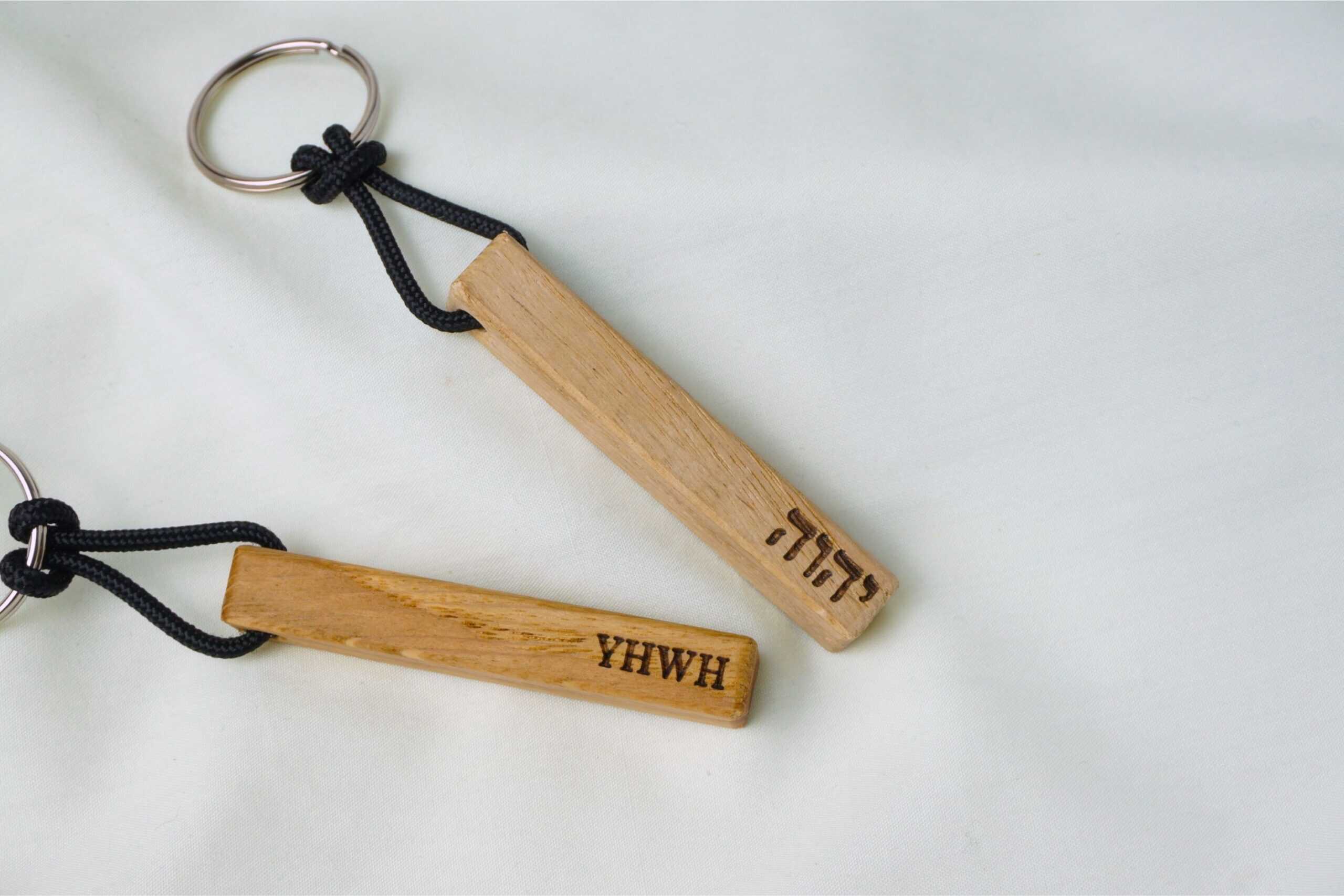 Segnesanhänger mit Bibelvers, christliches Schmuckstück, Gebetsanhänger aus Holz.