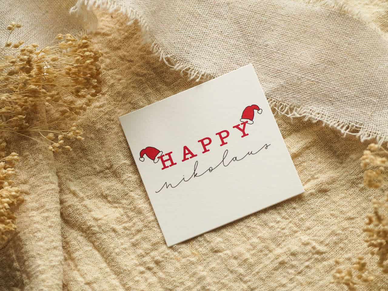 Festliche Weihnachtskarte mit "Frohe Weihnachten" in Honiggelb, Christliches Design.