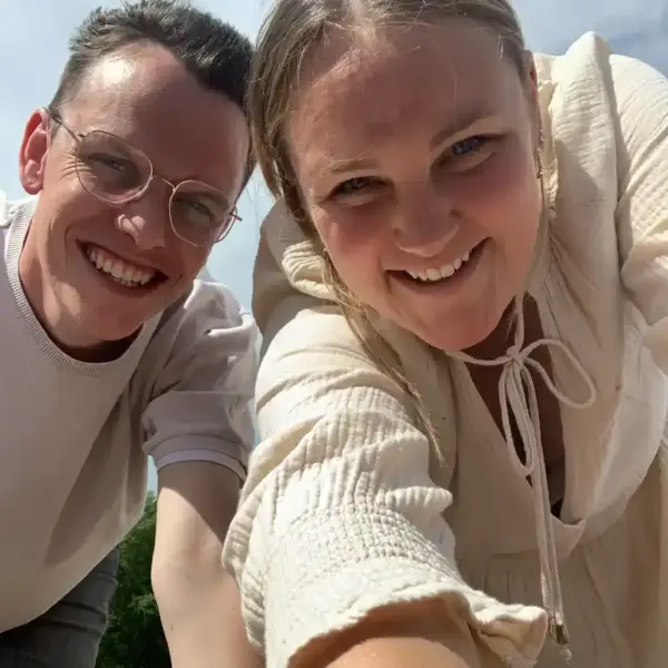 Natürlich, hier sind die SEO-optimierten Texte für das Bild:.